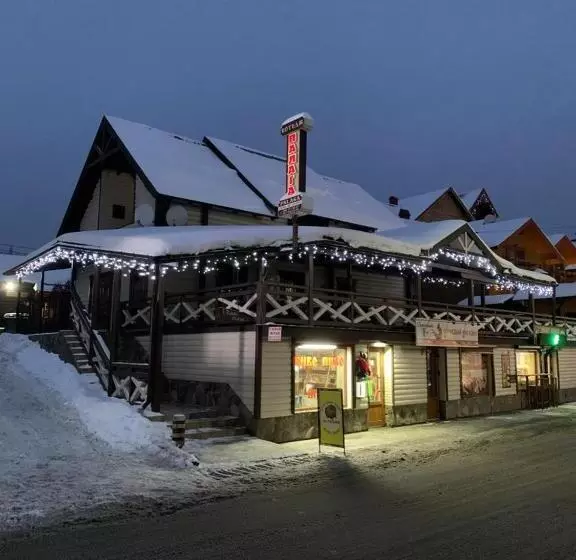 ユースホステル Palaga Bukovel
