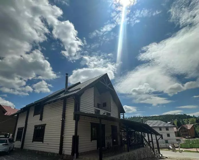 ユースホステル Palaga Bukovel
