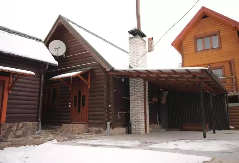 ユースホステル Palaga Bukovel