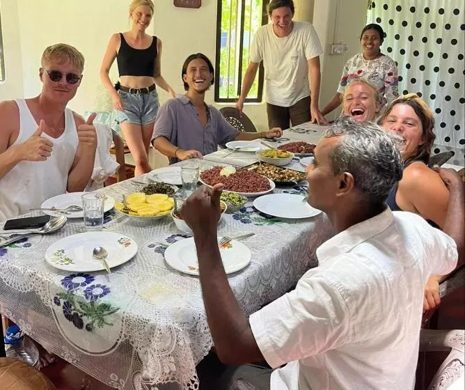 Colonial Surfing Villa Hostel & Home Stay