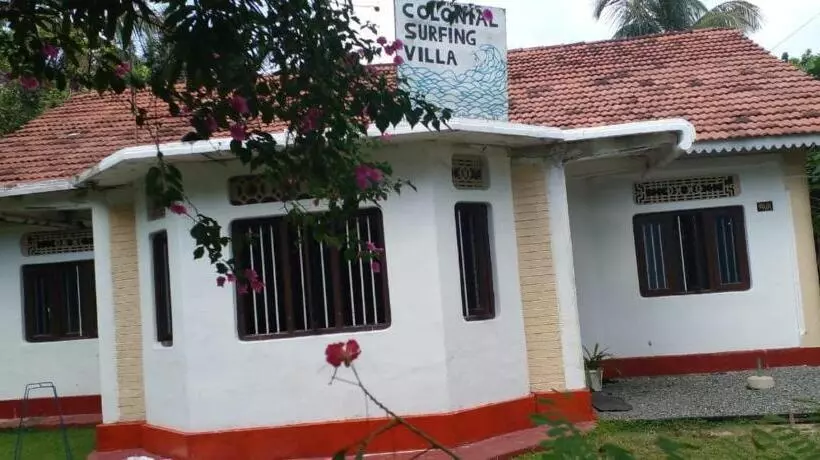 Colonial Surfing Villa Hostel & Home Stay