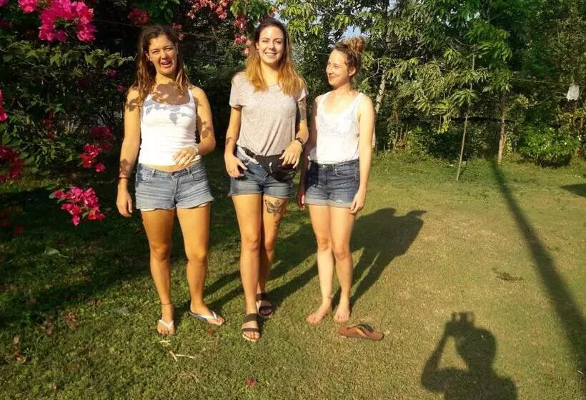 Colonial Surfing Villa Hostel & Home Stay