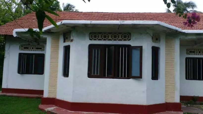 Colonial Surfing Villa Hostel & Home Stay