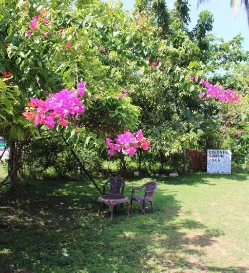 Colonial Surfing Villa Hostel & Home Stay