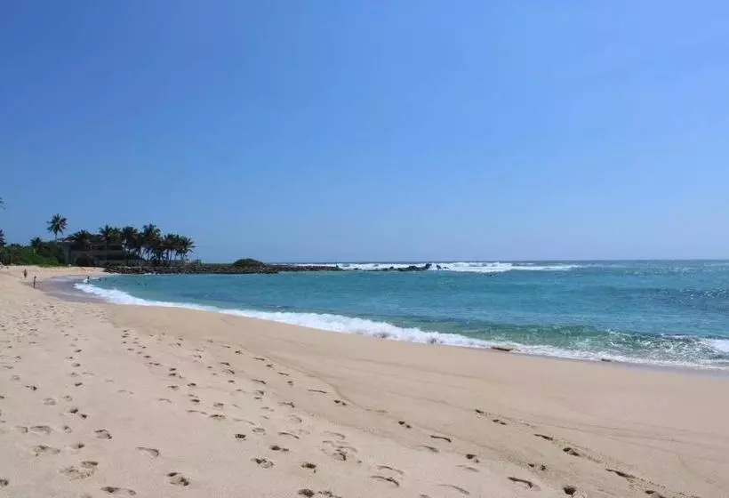 Colonial Surfing Villa Hostel & Home Stay