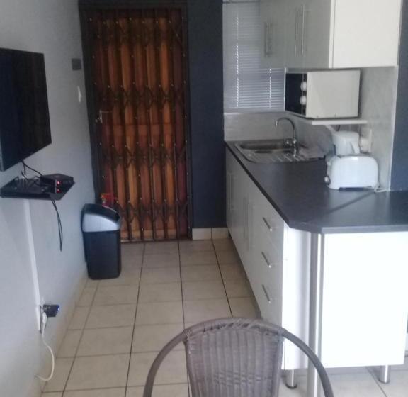 פנסיון Beechwood B&b