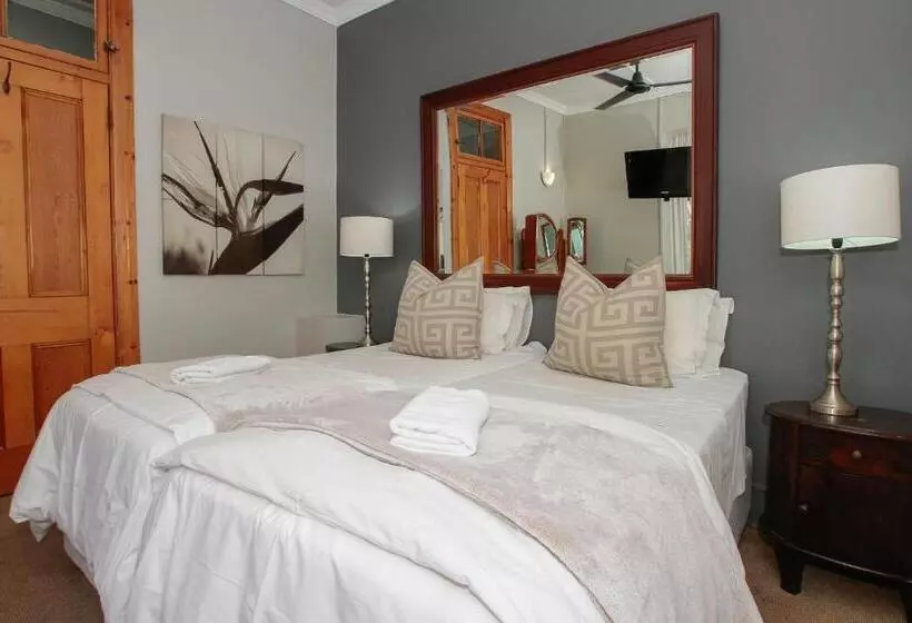 پانسیون Beechwood B&b