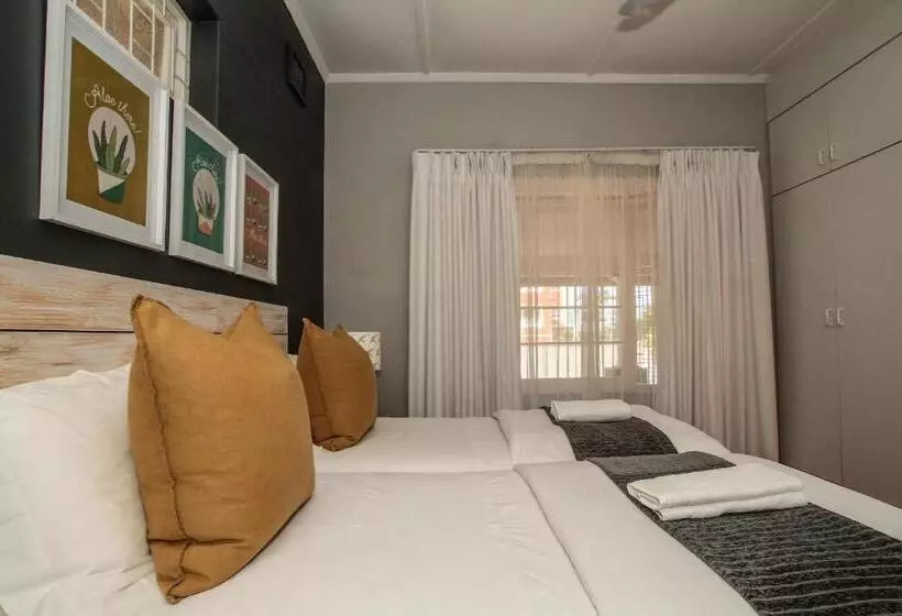 پانسیون Beechwood B&b