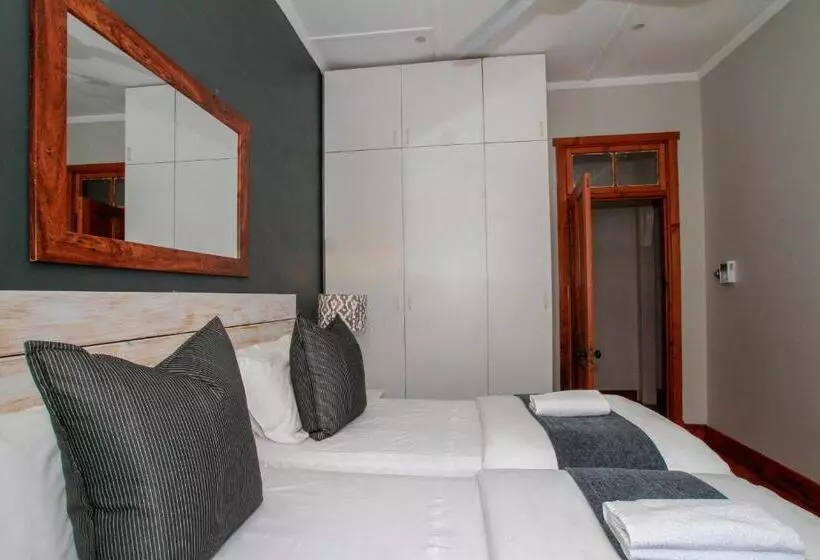 پانسیون Beechwood B&b