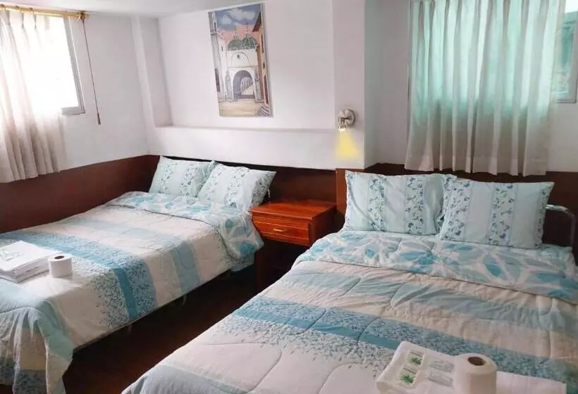 ペンション Benalcazar Hostel