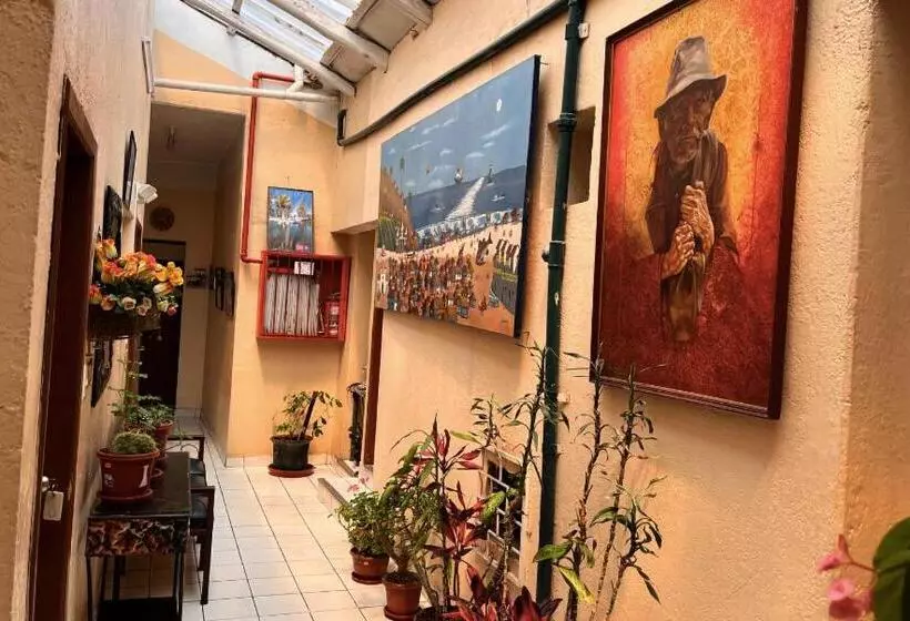 ペンション Benalcazar Hostel