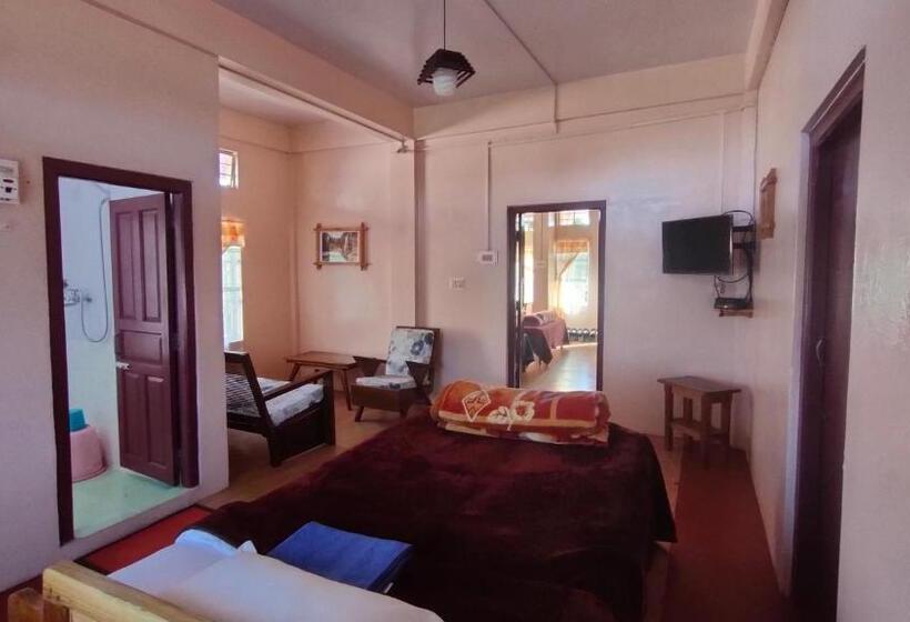 پانسیون Holly Lodge Guest House