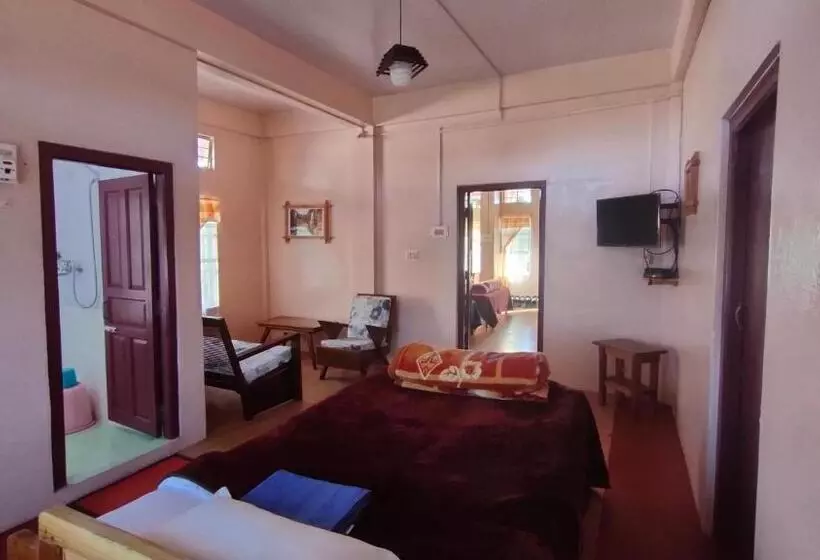 Majatalo Holly Lodge Guest House