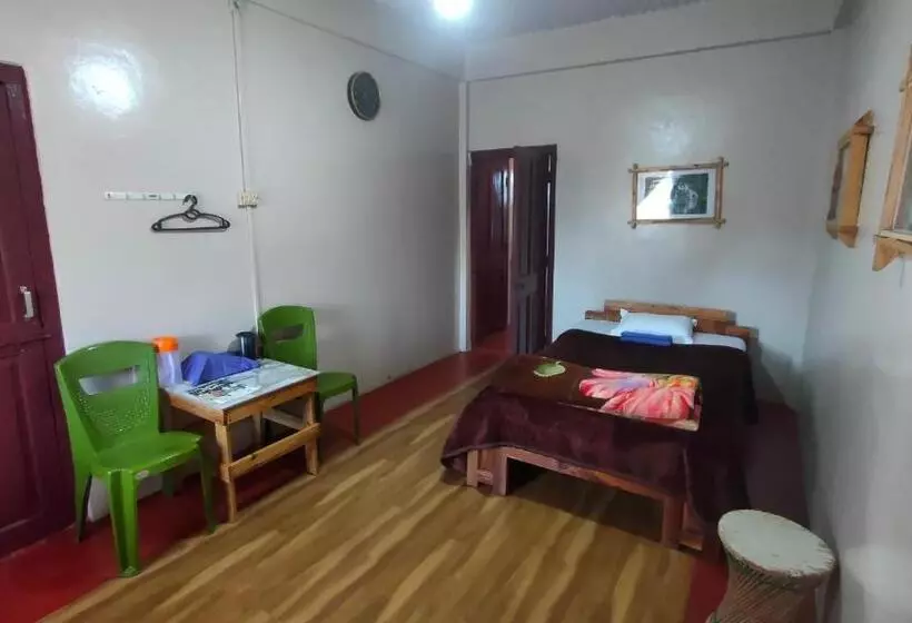 Majatalo Holly Lodge Guest House