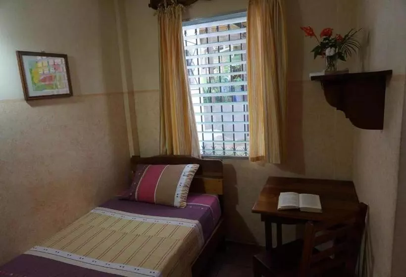 پانسیون Hostal Hansi