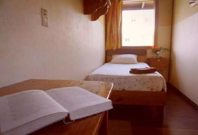 پانسیون Hostal Hansi