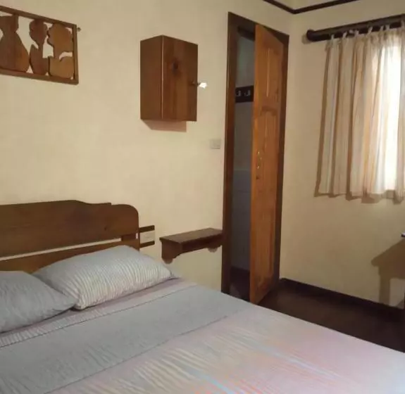 پانسیون Hostal Hansi
