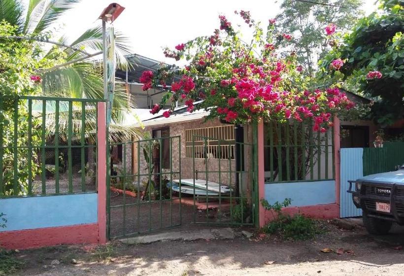 بنسيون Osa Surf House