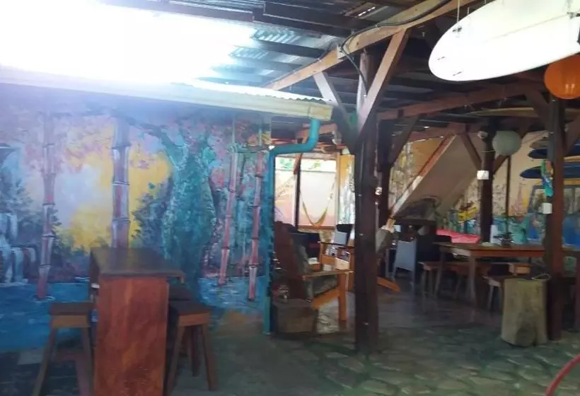 Majatalo Osa Surf House