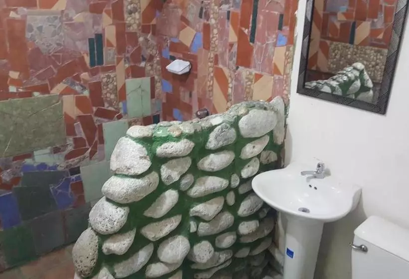 Majatalo Osa Surf House