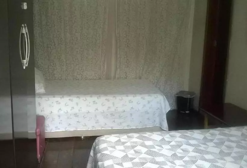 ペンション Pousada Ana Poipa