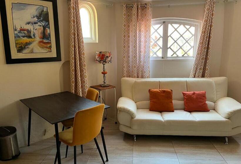 Seacastles By The Beach/pool