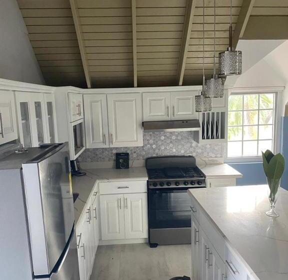 Seacastles By The Beach/pool