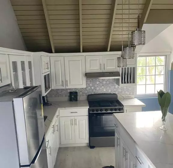 Seacastles By The Beach/pool