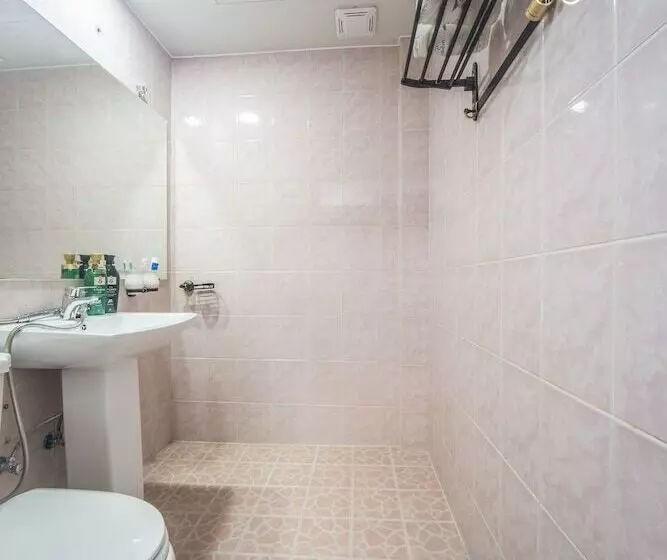 Daegu 동성로 Gyeong`s Hostel