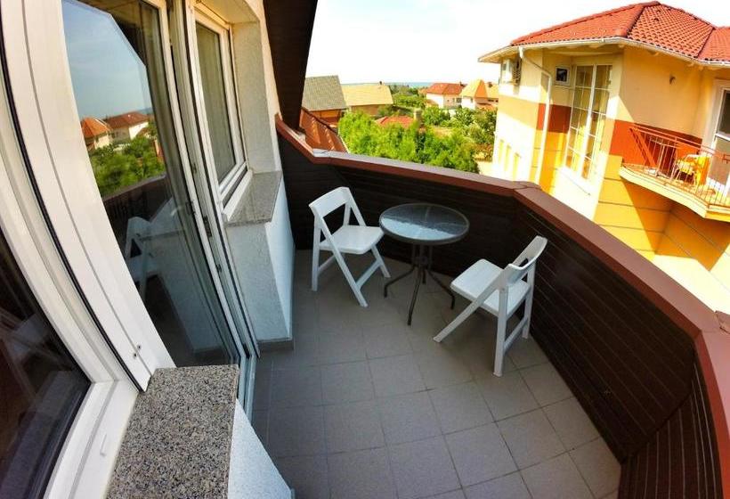 Пансион Balaton White House