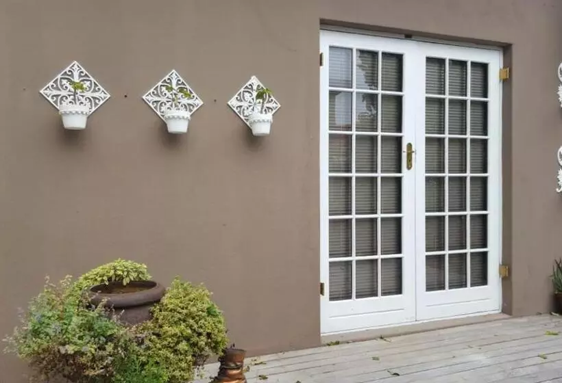 Majatalo Guest House Frame Ace