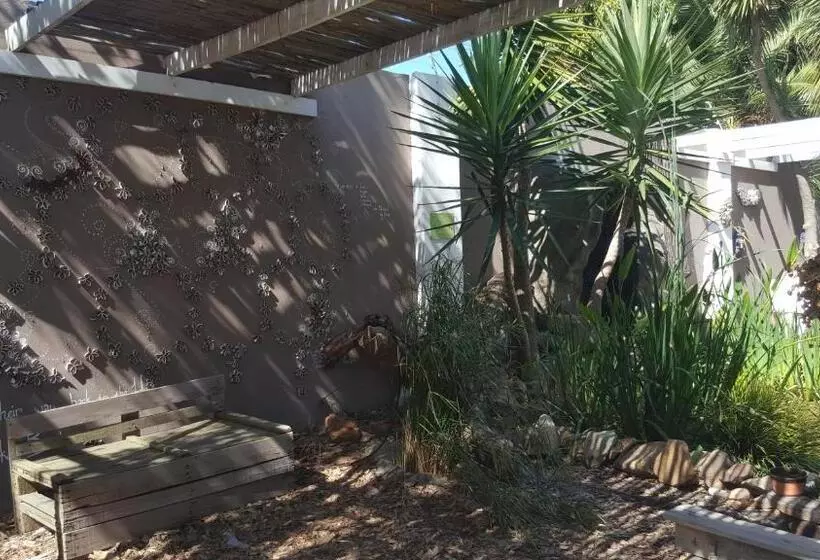 Majatalo Guest House Frame Ace