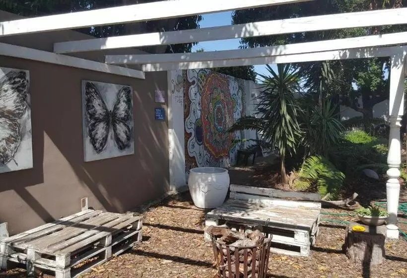 Majatalo Guest House Frame Ace