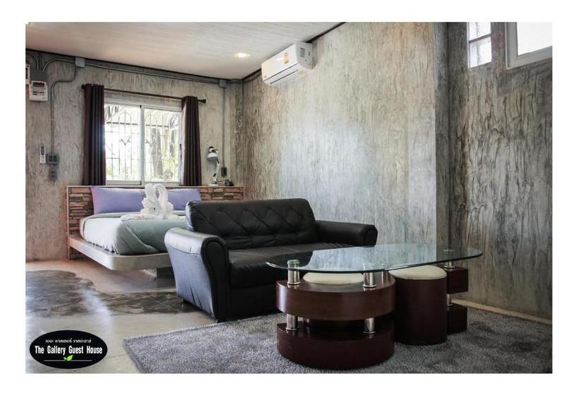 پانسیون The Gallery Guest House