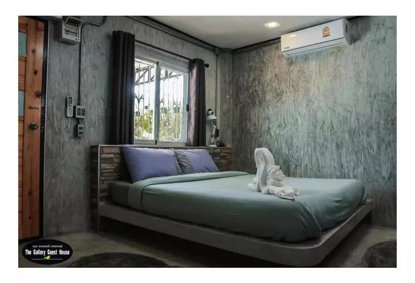 ペンション The Gallery Guest House