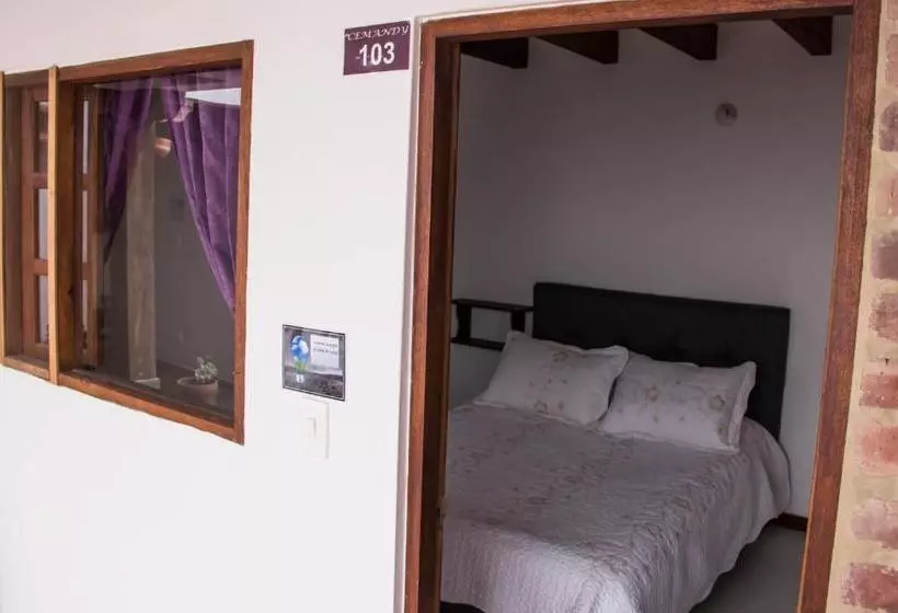 ペンション Cemandy Hostal