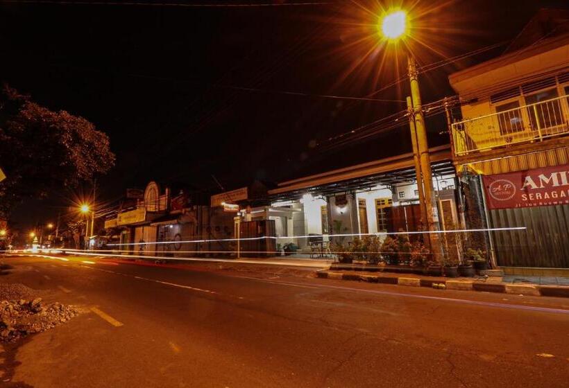 بنسيون Griya Suryo Wijilan