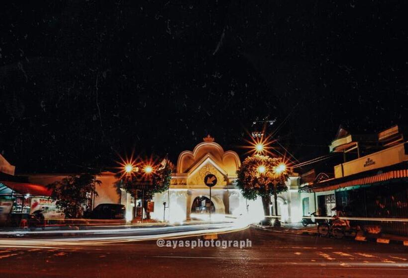 بنسيون Griya Suryo Wijilan