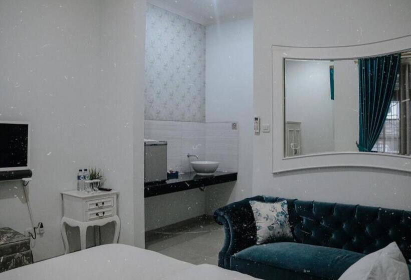 بنسيون Griya Suryo Wijilan