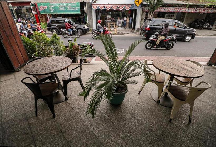 بنسيون Griya Suryo Wijilan