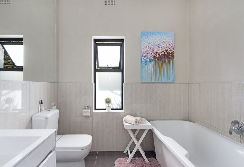 بنسيون 2 On Lismore Guesthouse