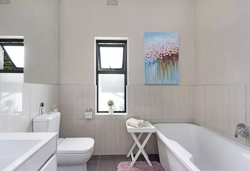 Majatalo 2 On Lismore Guesthouse