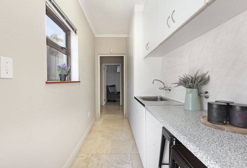 بنسيون 2 On Lismore Guesthouse