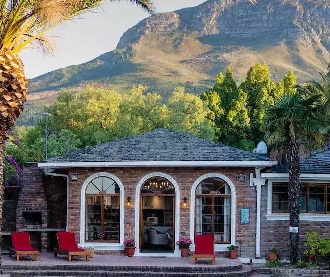 Majatalo Boutique Villa Guesthouse