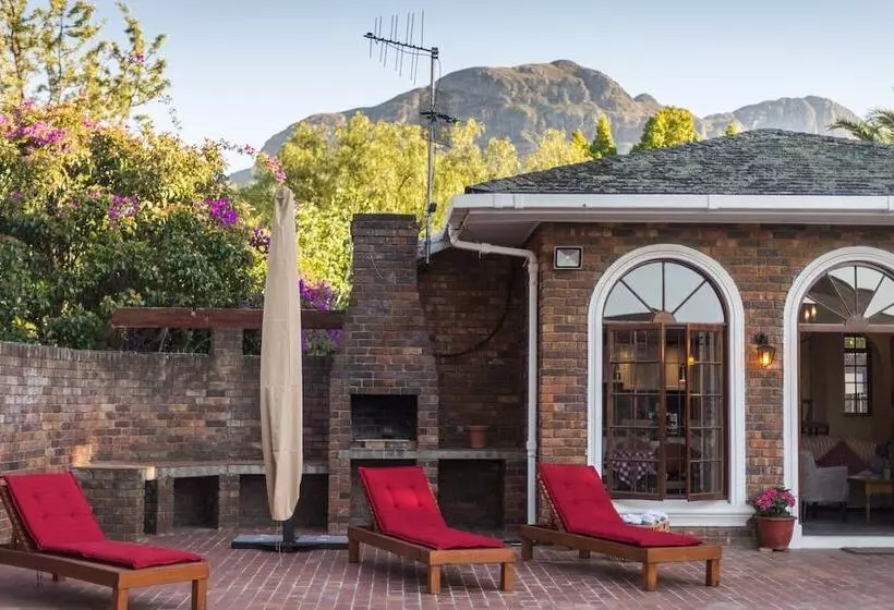 Majatalo Boutique Villa Guesthouse