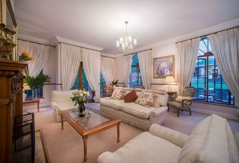 Majatalo Boutique Villa Guesthouse