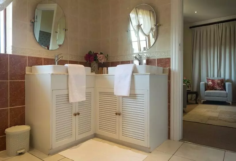 Majatalo Boutique Villa Guesthouse