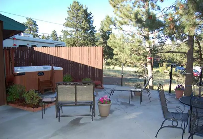 Majatalo Pine View