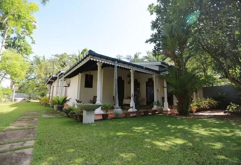 ペンション Thambara Villa Unawatuna