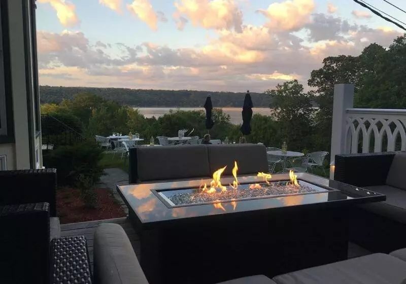 Retkeilymaja Inn At Taughannock Falls